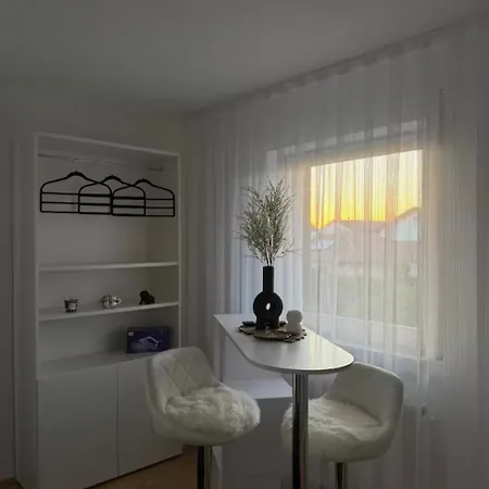 Affittacamere Appartementshaus Vlora 2 App 2 3*